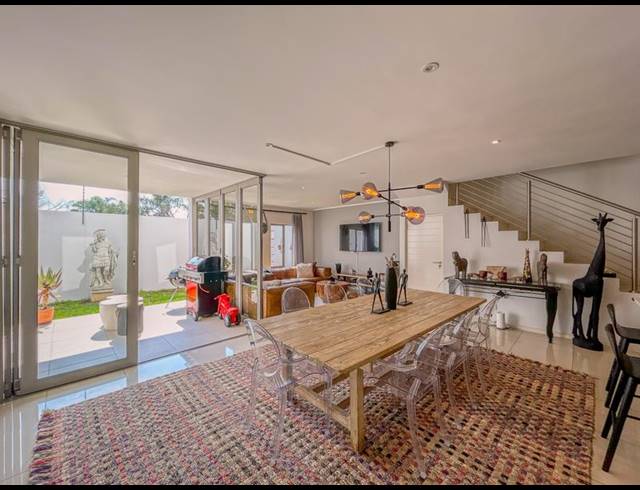 3 BEDROOM TOWNHOUSE FOR SALE IN BRYANSTON
